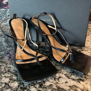 Bottega Veneta Stretch Leather Sandals, Size 39